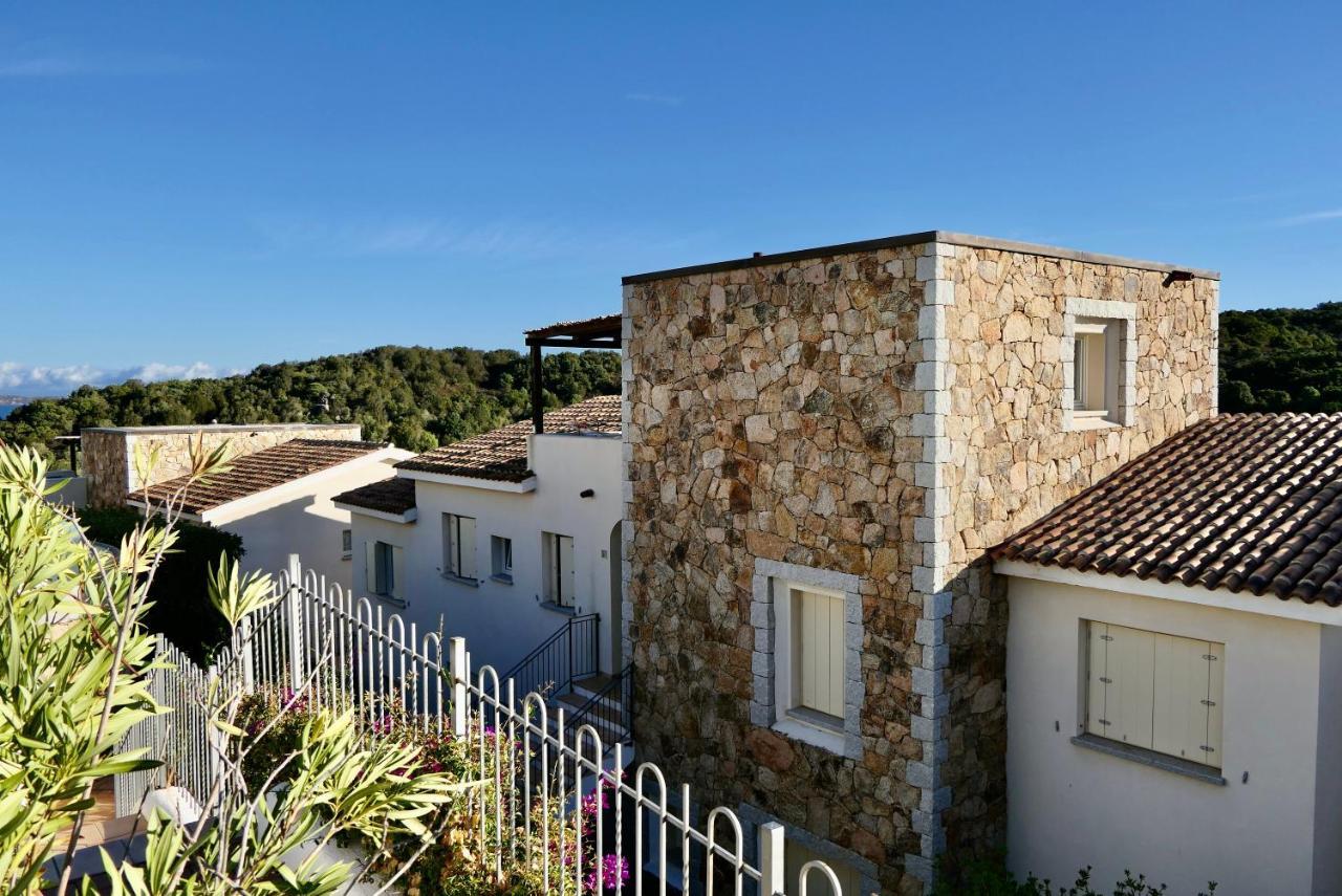 Residence Con Piscina A 4 Km Da Baja Sardinia Cala Bitta Extérieur photo